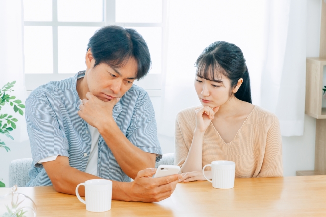 住宅ローン審査で家族の借金は影響する？通る条件と落ちるケースを完全解説